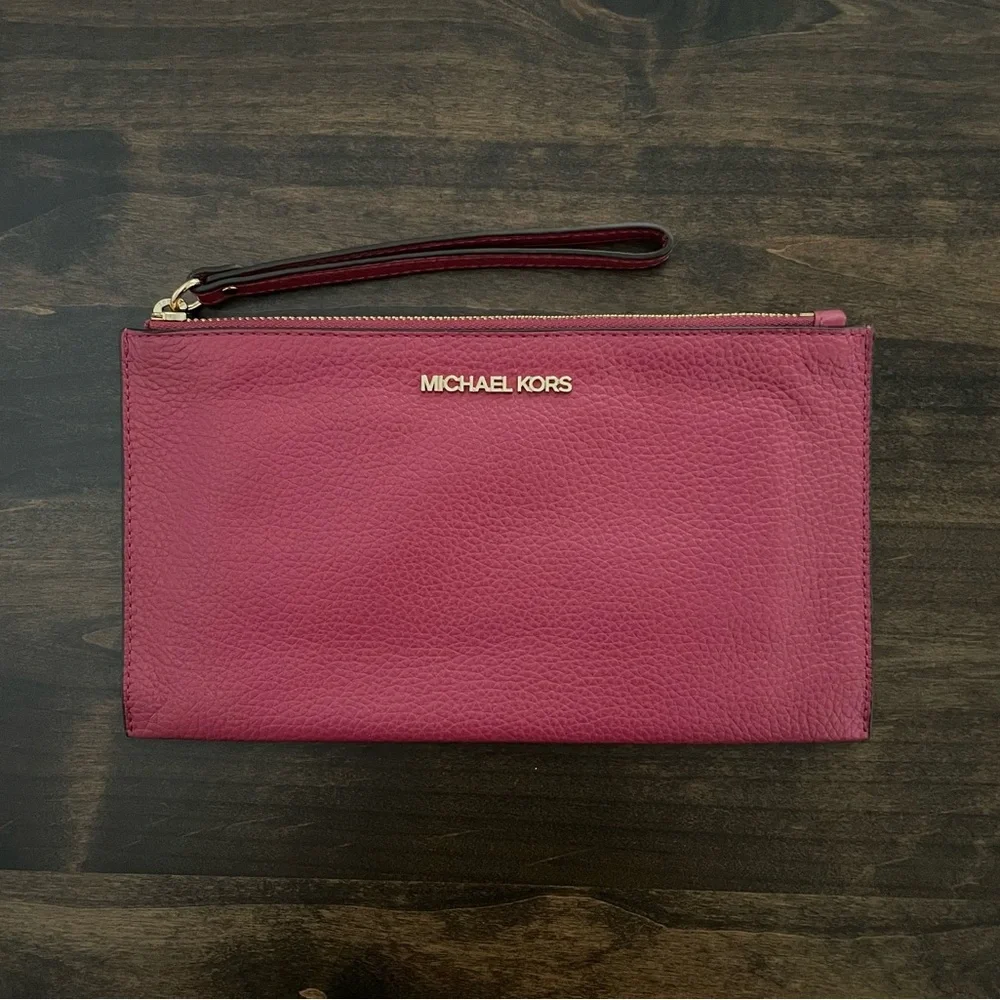 Michael Kors Jet Set Large Pebble Leather Zip Clutch Wristlet
